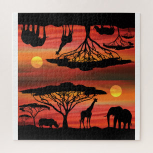 Afrikanische Tiere im Serengeti-Sonnenuntergang