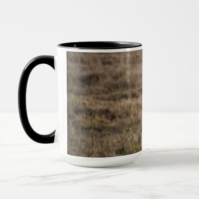 Afrikanischer Löwe im Gras Tasse (Links)