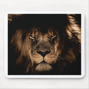 Afrikanischer Löwe nahe Augen Mousepad