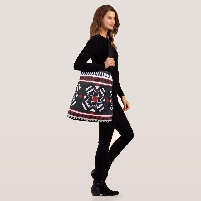 Afrikanisches geometrisches Muster Tragetaschen Mit Langen Trägern (Am Model)