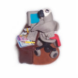 Afrikanisches Grau-Papagei am Computer Freistehende Fotoskulptur<br><div class="desc">Wunderliches afrikanisches Grau,  das an Computer arbeitet.  Garantiert,  um ein Lächeln zu holen!</div>