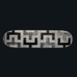 Afrikanisches Mudcloth Textil mit geometrischen Mu Skateboard<br><div class="desc">Dieser Druck wurde von Norman Wyatt,  Jr. im Stil eines afrikanischen Lehmtuchs gemacht. Der aus Mali stammende Schlammstoff ist ein Zeichen kultureller Identität. Zeigen Sie Ihre Liebe von globalen Kultur- und geometrischen Mustern,  indem Sie diesen Ausdruck erwerben!</div>