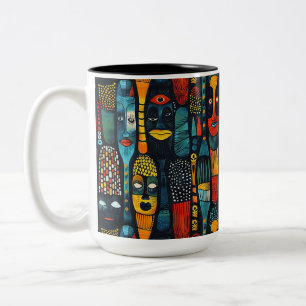 Afrikanisches Stammesmuster mit Götzen. Zweifarbige Tasse