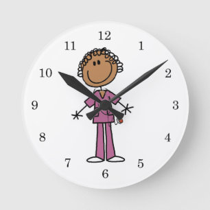 Afroamerikanische weibliche Stockfigur Krankenschw Runde Wanduhr