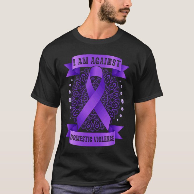 Against Domestic Violence Mandala purple ribbon T-Shirt (Vorderseite)