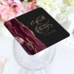 Agate Geode Script Burgundy Gold Dark Wedding Rechteckiger Pappuntersetzer<br><div class="desc">Dieses elegante,  moderne Hochzeitsgeschenk-Untersetzer besticht durch ein bordeauxfarbenes Aquarellbild mit vergoldetem Imitat-Glitzer. Anpassen Sie den goldfarbenen Text einfach auf einem kohlegrauen Hintergrund,  mit den Namen der Braut und des Bräutigams in handschriftlicher Kalligrafie über einen großen,  mittelgrauen Ampersand.</div>