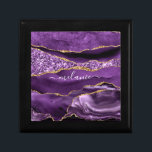 Agate Lila Violet Gold Glitzer Geode Ihr Name Erinnerungskiste<br><div class="desc">Agate Lila Violet Gold Glitzer Geode Individuelle Name Sparkle Marmor Personalisiert Geburtstag - Geburtstag oder Hochzeitsgeschenk / Beides - Fügen Sie Ihren Namen - Text oder Entfernen - Make Your Special Gift - Neu vergrössern und verschieben oder entfernen und fügen Sie Text / Elemente mit Anpassungstool. Design von MIGNED. Bitte...</div>