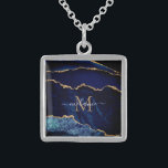 Agate Navy Blue Gold Gemstone Marmor Individuelle  Sterling Silberkette<br><div class="desc">Monogram Name Agate Navy Blue Gold Edelstein Marble Geode Glitzer Sparkle Personalisiert Geburtstag - Geburtstag oder Hochzeitsgeschenk / Beißig - Fügen Sie Ihren Brief / Name - Text oder Entfernen - Make Your Special Gift - Neu formatieren und verschieben oder entfernen und hinzufügen / Elemente mit Anpassungstool. Design von MIGNED....</div>