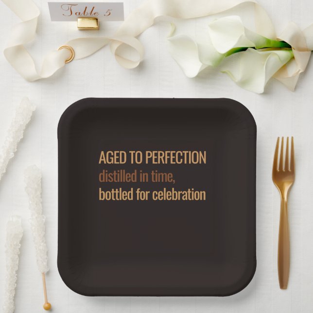 Aged to Perfection Whisky Birthday Celebration Pappteller (Hochzeit)