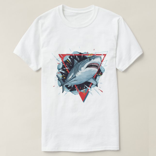 Aggressive Shark Illustration – Dynamic Ocean Pred T-Shirt (Design vorne)