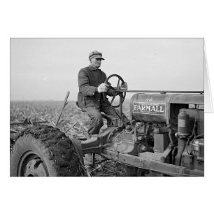Agriculteur conduisant un tracteur, 1937