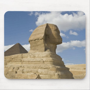 Ägypten, Gizeh. Der große Sphynx erhebt sich üb Mousepad