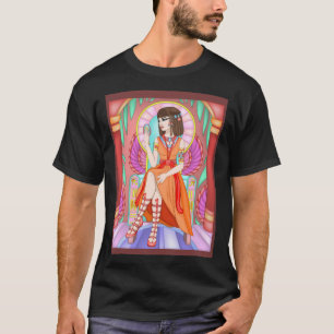 Ägyptische Frau sitzt auf einem Stuhl und schaut i T-Shirt