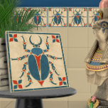 Ägyptischer Art Deco Scarab Käfer Fliese<br><div class="desc">Ägyptische Art Deco Skarab Käfer Keramik Tile Einführung Ägyptische Heritage Collection, inspiriert durch die zeitlose Schönheit des alten Ägypten. Diese Kacheln, die eine auffallende Kombination aus Rot, Blau und Sand bieten, bringen eine Touch von Geschichte und Eleganz in Ihre Zuhause. Sie eignen sich ideal für Küchen und Badezimmer, um einen...</div>