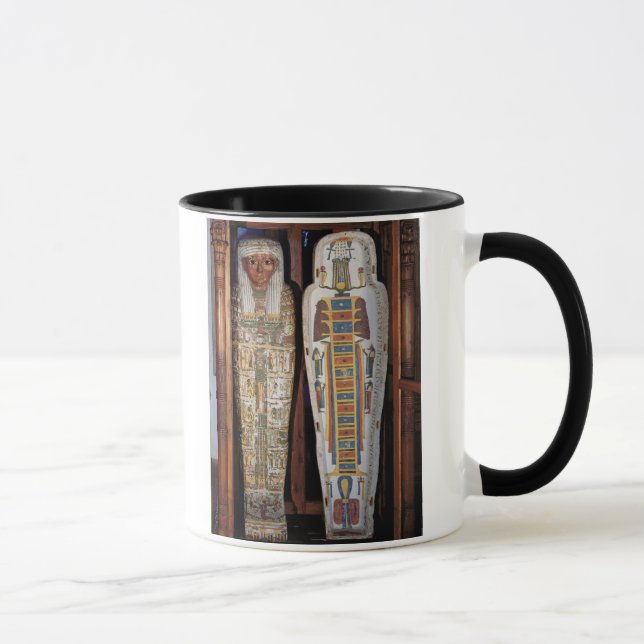 Ägyptischer Sarkophag bedeckt mit Hieroglyphen (p Tasse (Rechts)