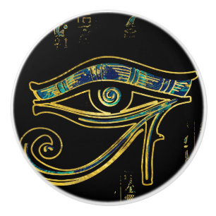 Ägyptisches Auge von Horus auf Hieroglyphen und Keramikknauf