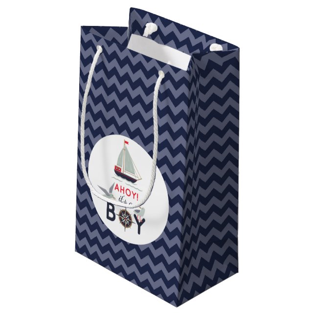 Ahoy! Es ist eine Babywinddusche. Kleine Geschenktüte (Rückseite Schrägansicht)