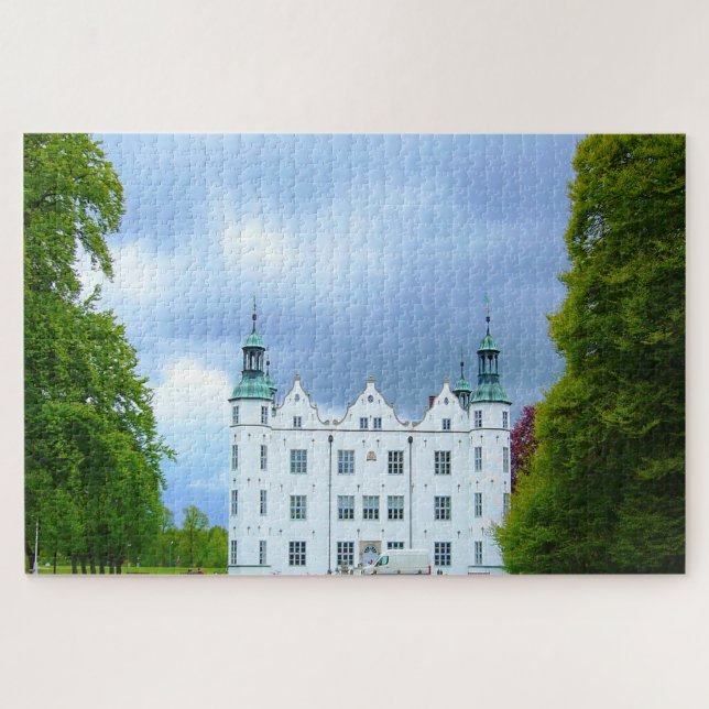 Ahrensburg Deutschland . (Horizontal)