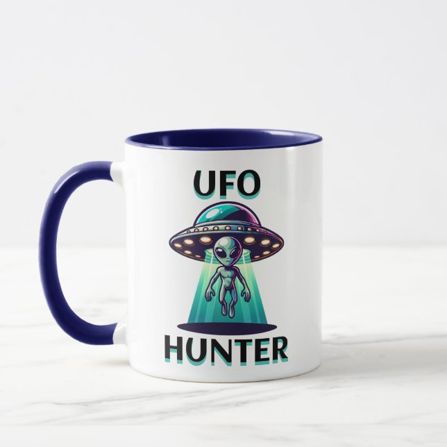Ai Art mit UFO Eine Alien Tasse (Links)