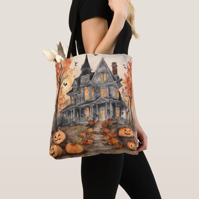 AI erzeugt Spooky Old House Halloween Tasche (Von Nahem)