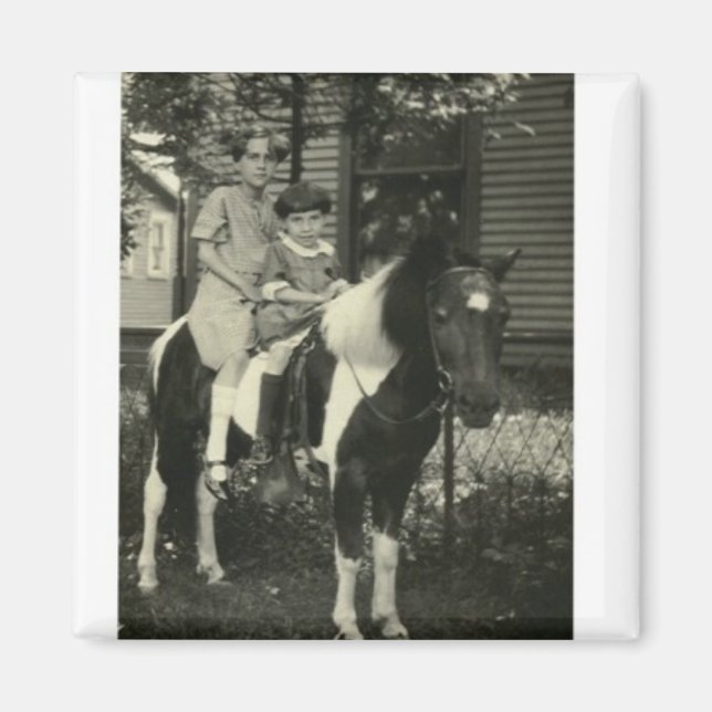 AIMANT 2 FILLES ET UN CHEVAL (Devant)