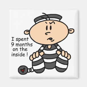 Aimant 9 mois sur le prisonnier intérieur de bébé