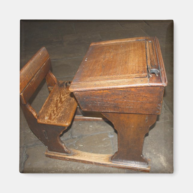 Aimant Ancien bureau scolaire en bois et chaise magnétiqu (Devant)
