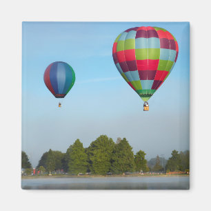 Aimant Ballons à air chaud au-dessus d'un lac, NZ