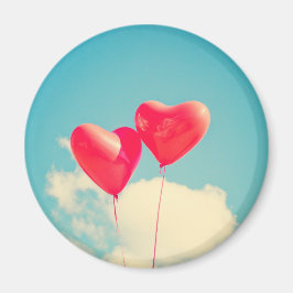 Aimant Ballons du Coeur Rouge contre ciel nuageux