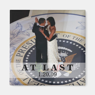 Aimant Barack et Michelle Obama dansant la boule