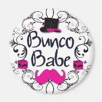 Bébé Bunco avec chapeau rose et moustache rose
