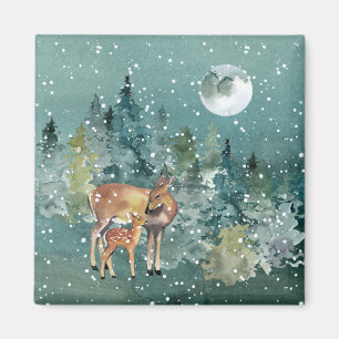 Aimant Biche et faon dans une forêt enneigée sous la plei