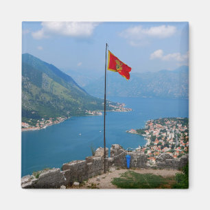 Aimant Boka Kotorska dans l'aimant carré de Monténégro