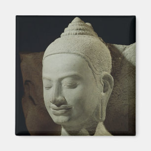 Aimant Bouddha dans la méditation sur le roi de Naga,