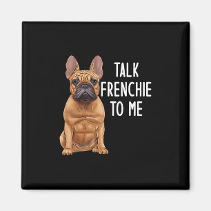 Aimant Bouledogue parle français à moi