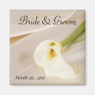 Aimant Calla Lily Sur Satin Blanc