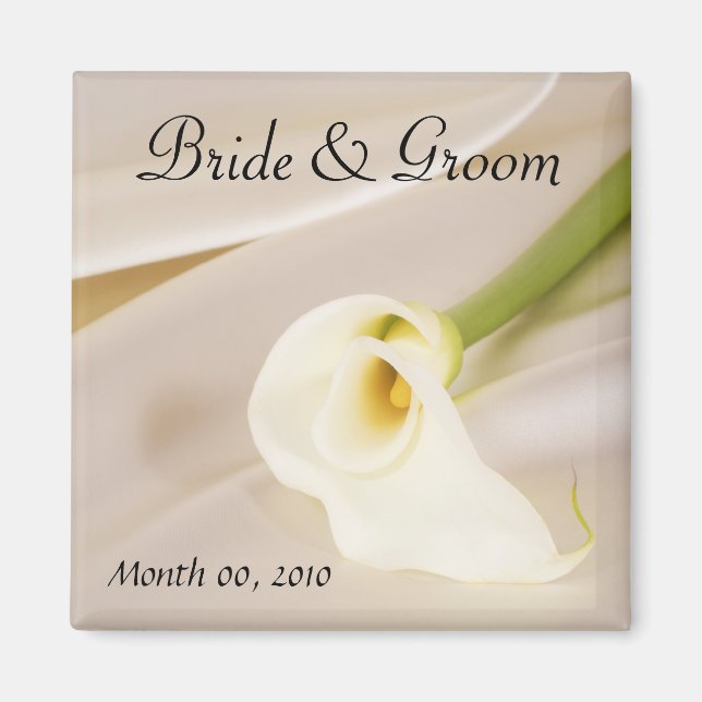 Aimant Calla Lily Sur Satin Blanc (Devant)