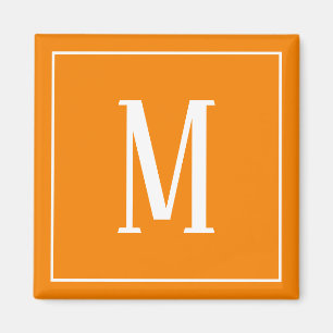 Aimant carré avec monogramme blanc sur fond orange