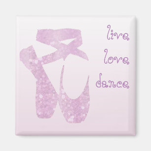 Aimant chaussons roses