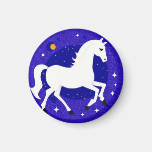 Aimant Cheval Blanc Élégant dans une Affichage de Nuit Co