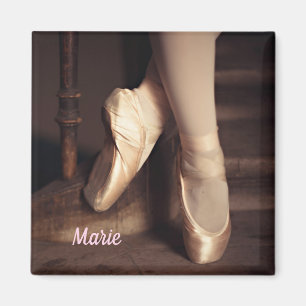 Aimant Considérant de danse de ballerine de ballet