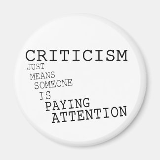AIMANT CRITIQUE