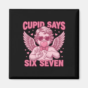 Aimant Cupid dit 67 Meme Drôle de la Saint-Valentin Viral