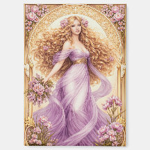 Dame aux cheveux dorés fluides en robe