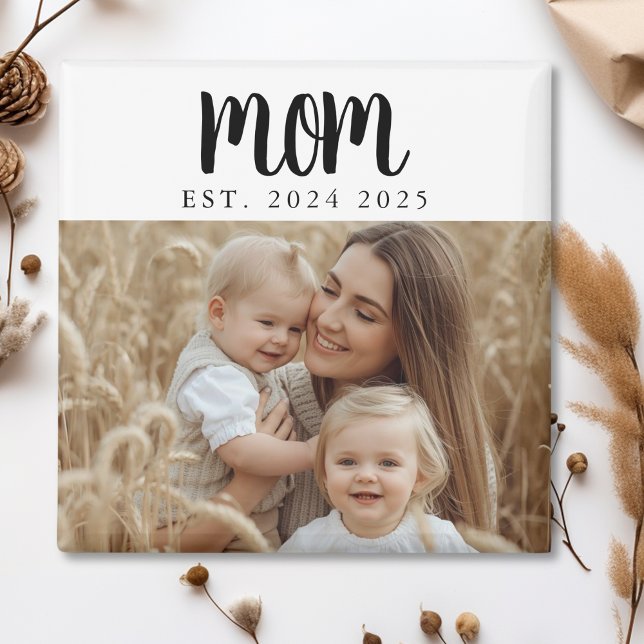 Aimant de Cadeau Photo de Maman Établie Minimalist (modern script mom established date magnet for new mom or photo stocking stuffer mothers day gift)