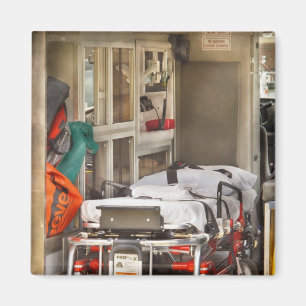 Aimant Délivrance - à l'intérieur de l'ambulance