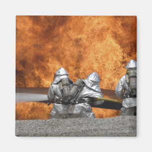 Aimant Des pompiers neutralisent un incendie