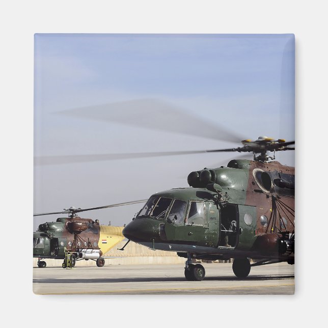 Aimant Deux Hélicoptères Irakiens Mi-17 Hip (Devant)