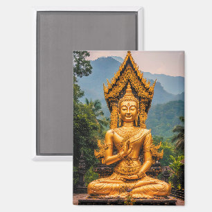 Aimant Dhamma doré dans les collines du Nord