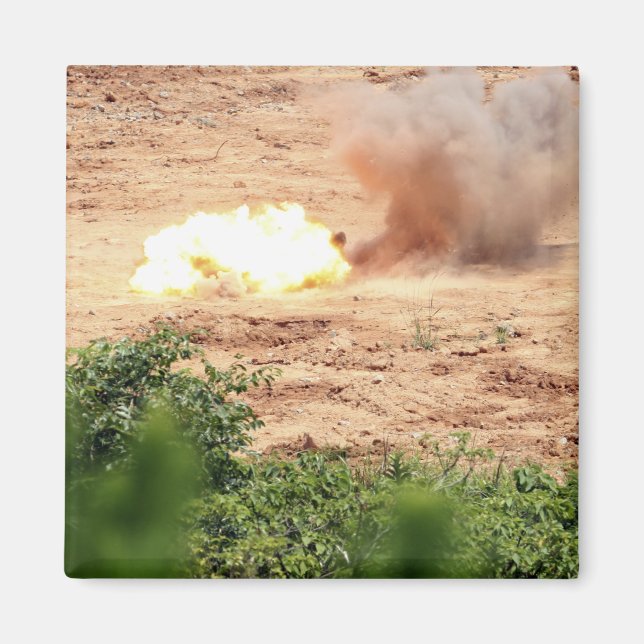 Aimant Dix blocs de TNT d'une demi-livre (Devant)